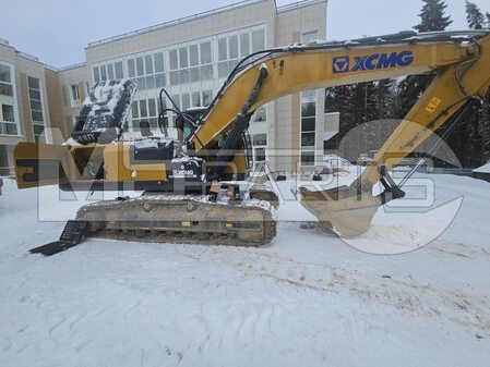 Техническое обслуживание гусеничного экскаватора XE225DN - 1